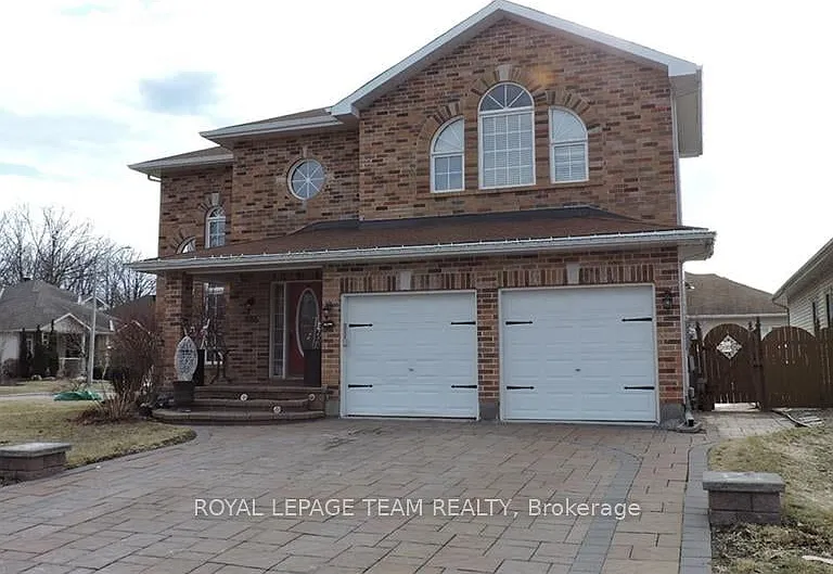 685 Everlasting Cres #B — Photo 1