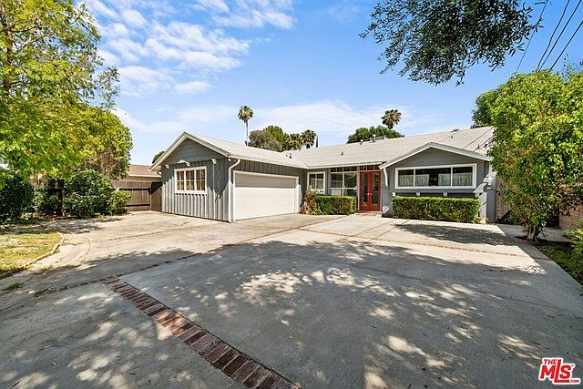 1st image of 22817 Burbank Blvd