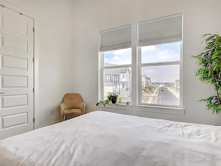 6317 Toscana Ave — Photo 24