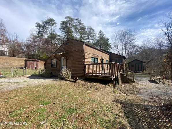 657 S Arch Rock Dr, Sevierville, TN 37876