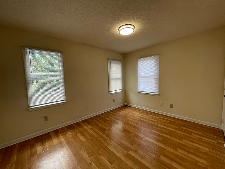 1009 Carlton Ave #B — Photo 6