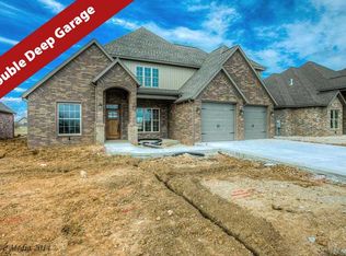 1900 SW Hayfield Ave, Bentonville, AR 72712