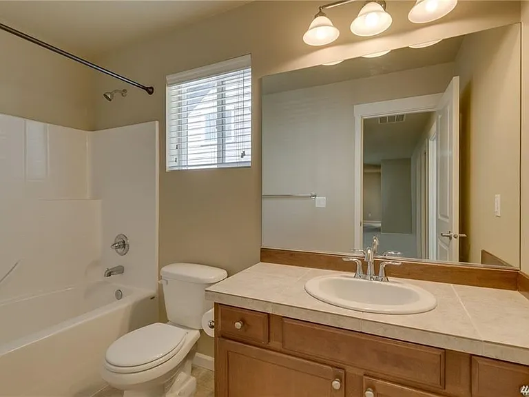 386 NE Denny Way — Photo 12