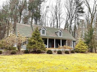 521 Tall Oaks Dr, Tillson, NY 12486