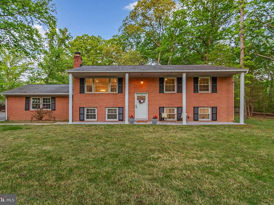 1st image of 9301 Brookwood Pl