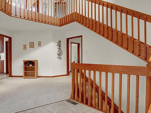5th image of 1112 Riverview Dr
