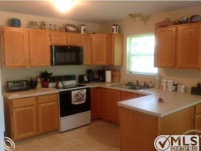 6041 Waterfront Dr, Waterford, MI, 48329