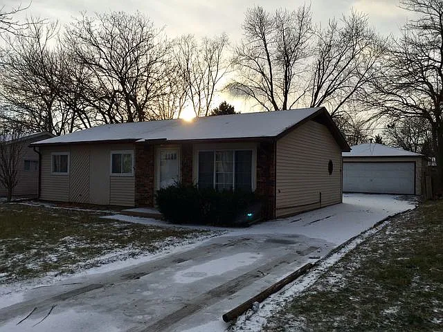 215 Bedford Rd photo 1