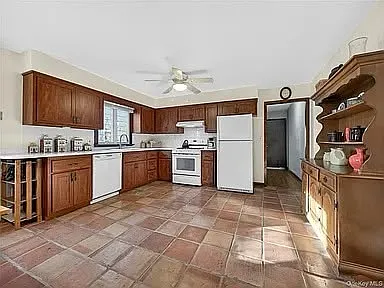 10 Dunnery Ct #1 — Photo 8