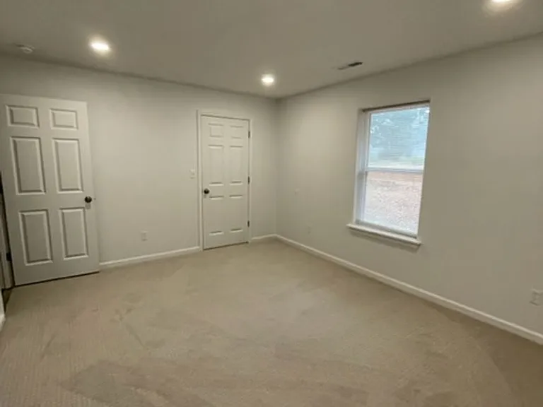 433 James Dr — Photo 13