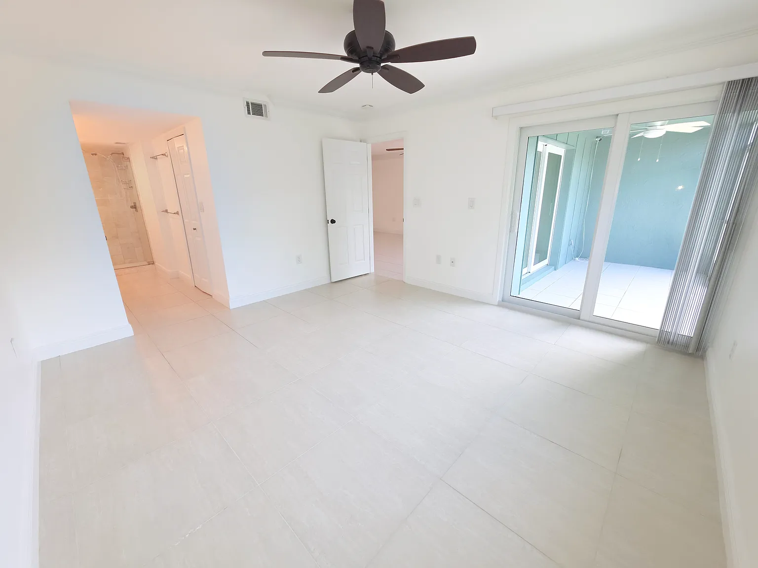 154 Cypress Way E — Photo 2