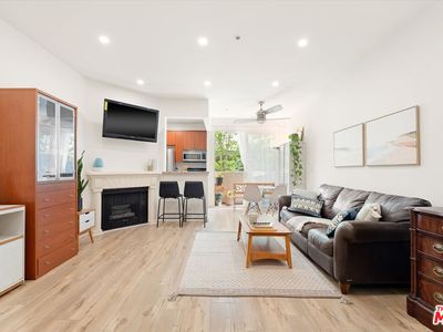 620 S Gramercy Pl APT 131, Los Angeles, CA, 90005