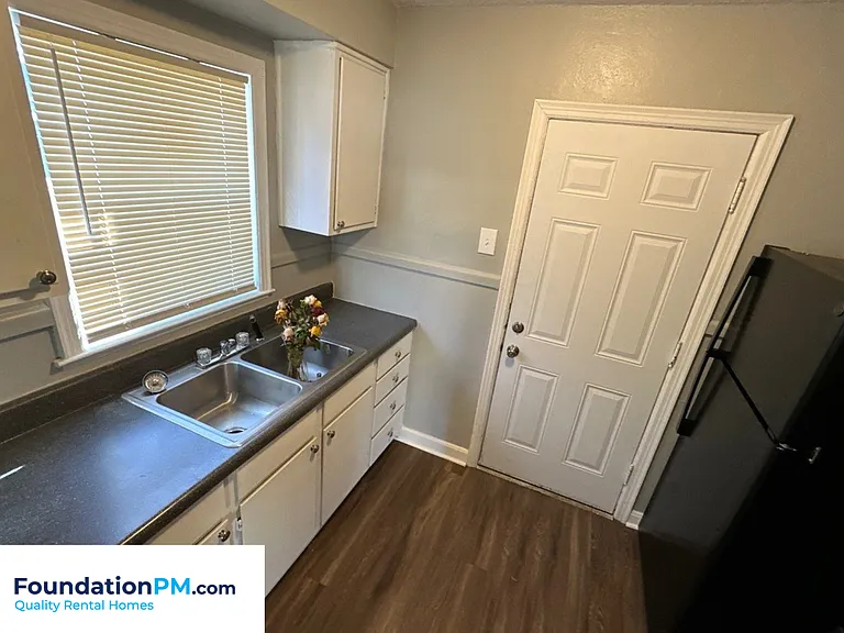 1409 Semmes St — Photo 3