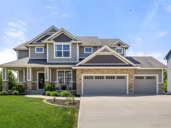 570 Whistling Ct, Waukee, IA 50263