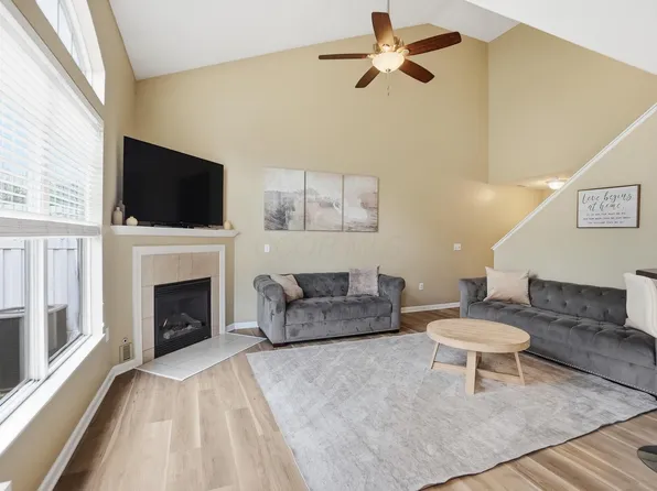 33 Lakes At Cheshire Dr, Delaware, OH 43015