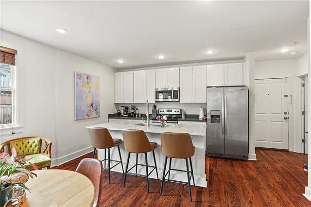 2 bed, 2.0 bath, 999 sqft, $2,500 — Photo 4