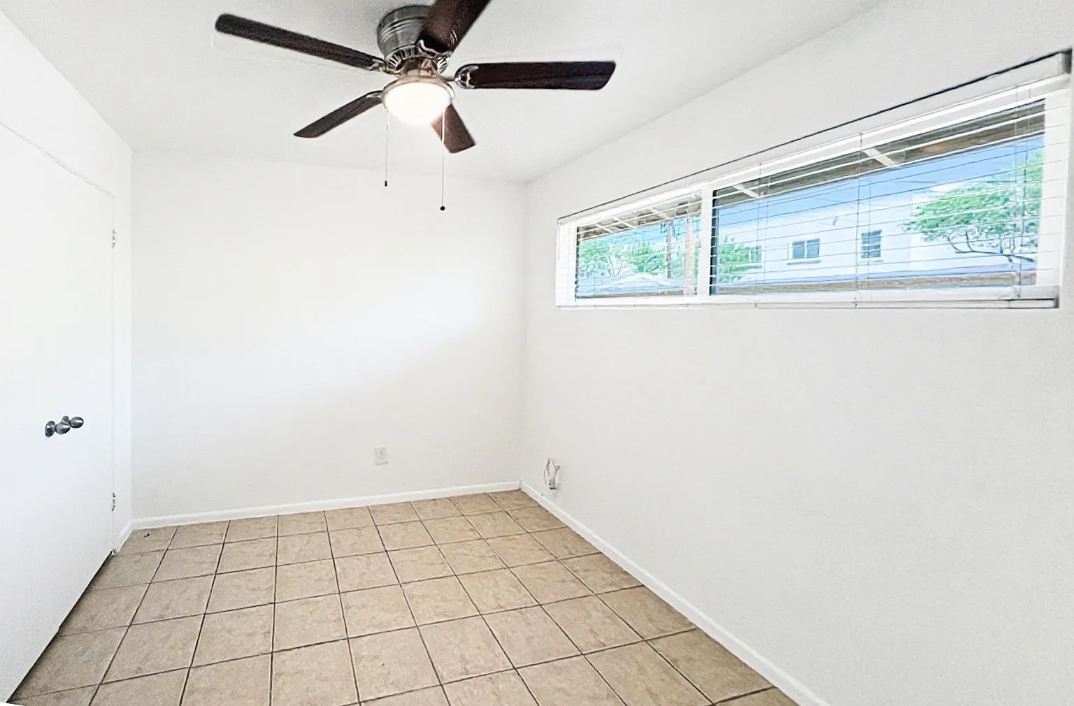 1 bed, 400 sqft, $989 — Photo 3