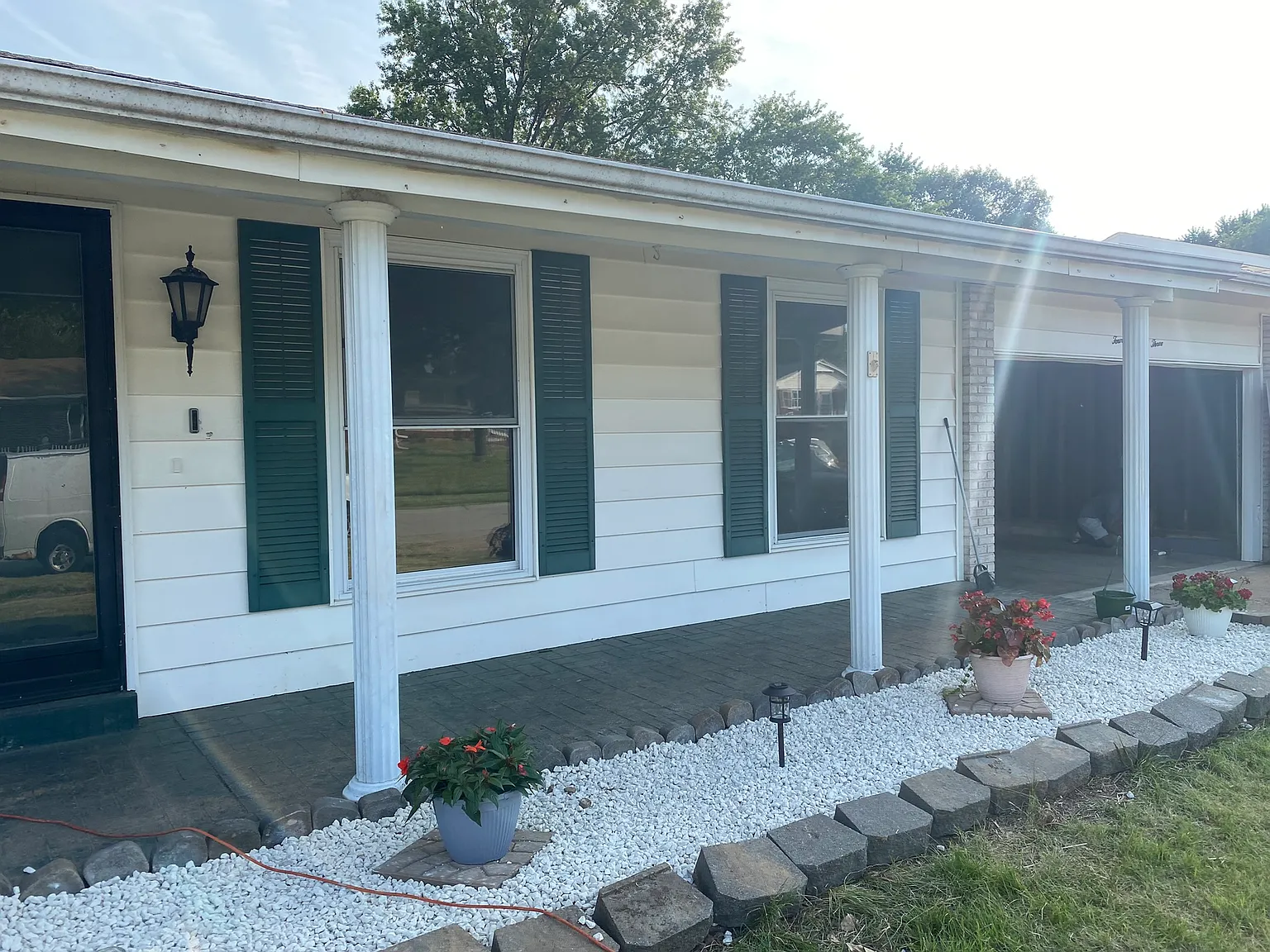 1433 Kew Gardens Dr photo 1