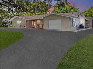 1252 N Florida Ave, Tarpon Springs, FL 34689