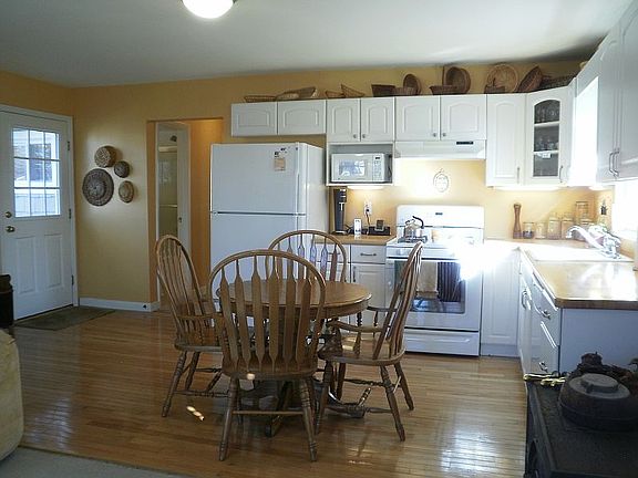 Dinette and kitchen