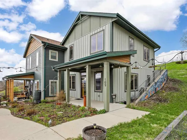 109 Prairie Hill Ln, Iowa City, IA 52246