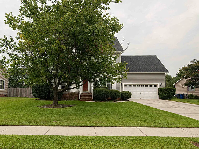 209 Lansing Ct — Photo 1