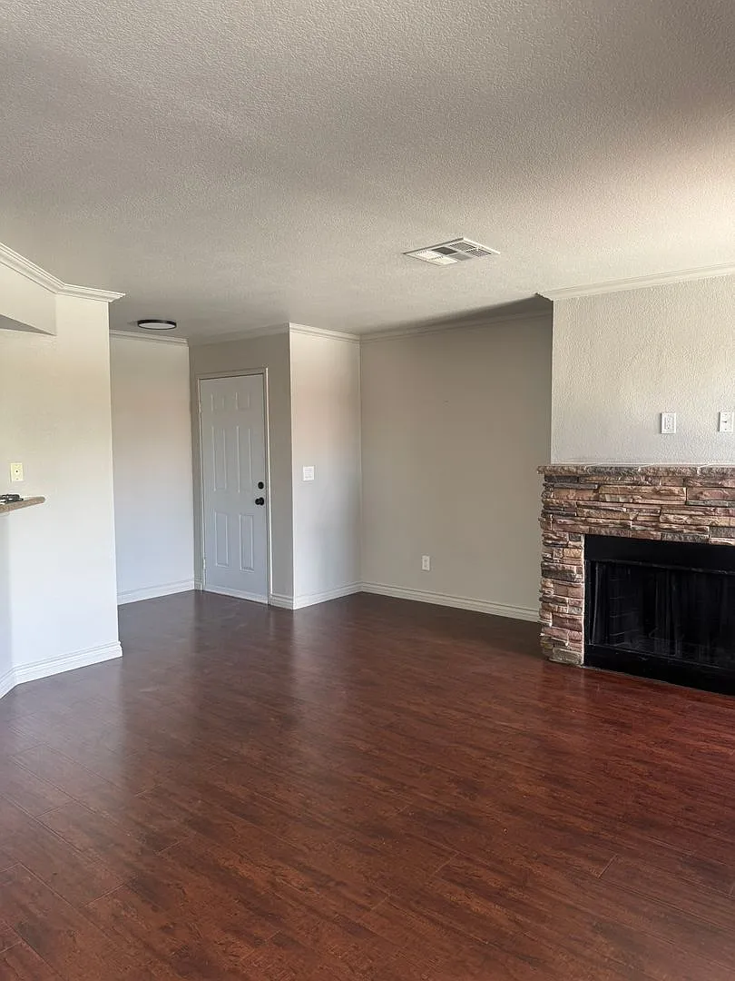 Upgraded 2-Bedroom Condo in Gated Community Near Boca Park — Photo 4