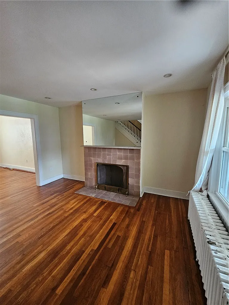 3 bed, 1332 sqft, $1,950 — Photo 4