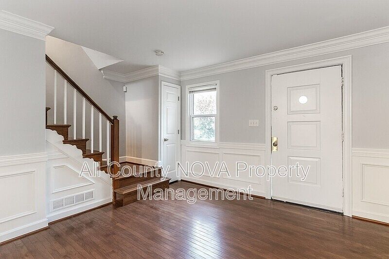 1st image of 2236 Farrington Ave