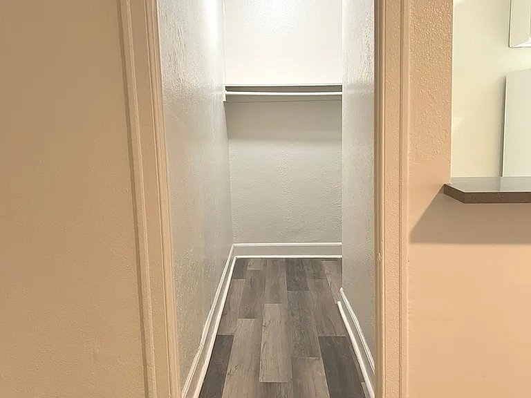 904 S Catalina St #4 — Photo 2