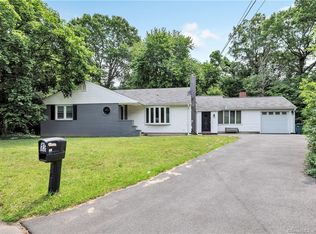 59 Robinwood Rd, Hamden, CT 06517