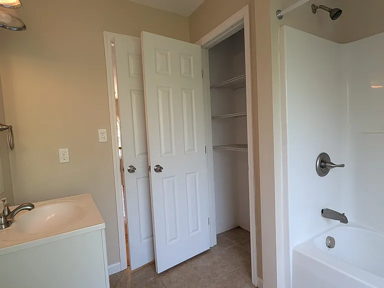 1130 Twin Hill Ln — Photo 26
