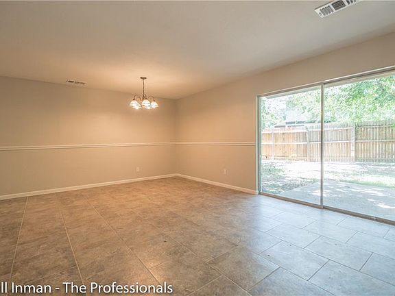 4th image of 1002 Las Flores Dr