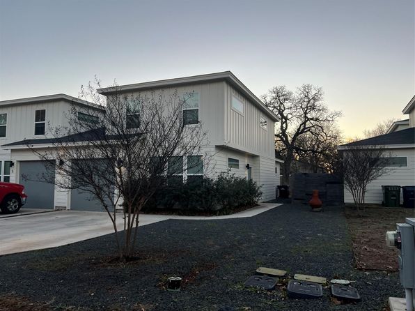 309 Pecan St #2