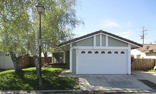 2nd image of 202 Oak Meadow Ln