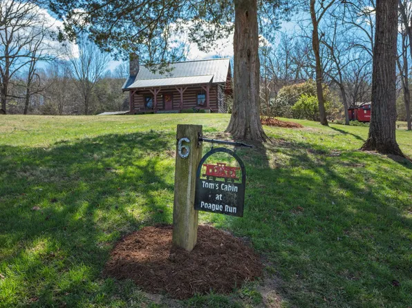 6 Homeaway Ln, Natural Bridge, VA 24578