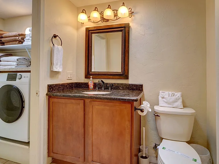Riverside Suites — Photo 116