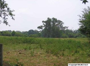 851 Red Barn Rd, Guntersville, AL 35976