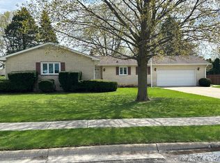 204 E McConaughy Ave, Rochelle, IL 61068