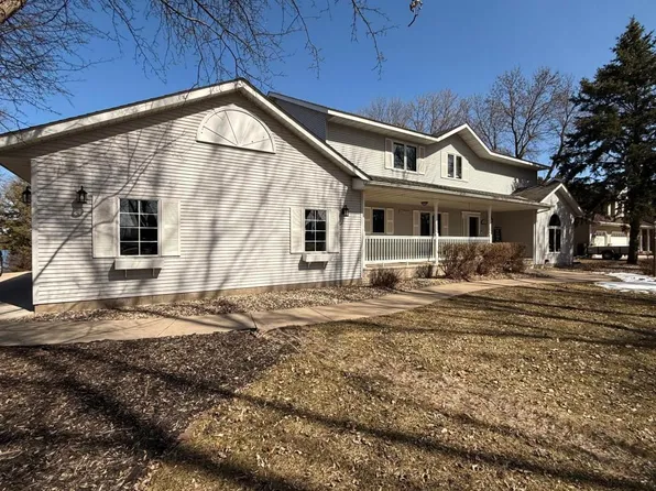 3153 8th St NE, Willmar, MN 56201