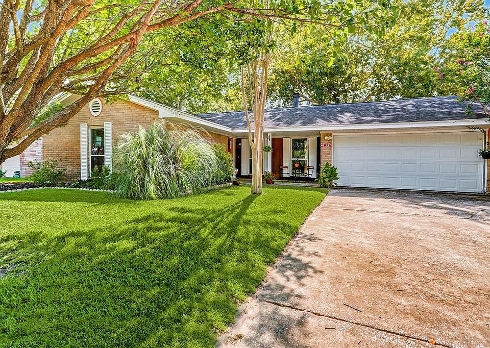 1st image of 9010 Bintliff Dr