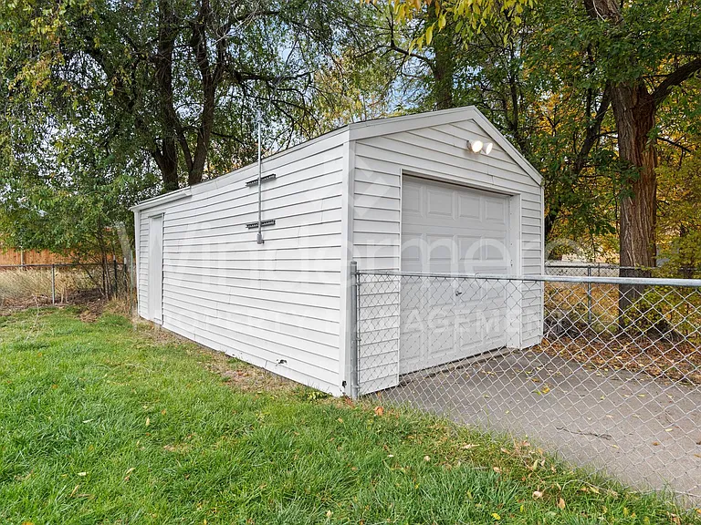 5723 N Milton St — Photo 19