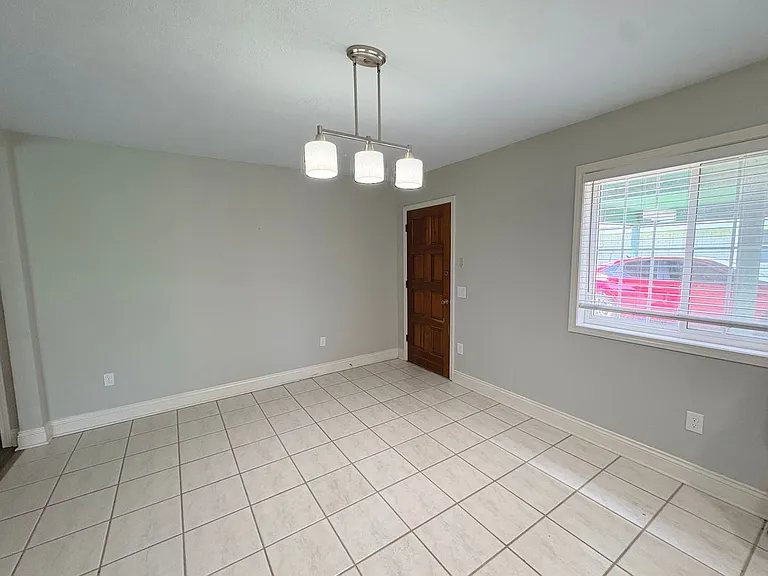 2213 Vine St — Photo 3