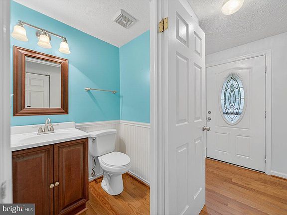 4th image of 9136 Karlo St