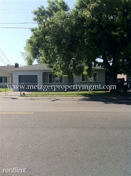 1520 Country Club Front