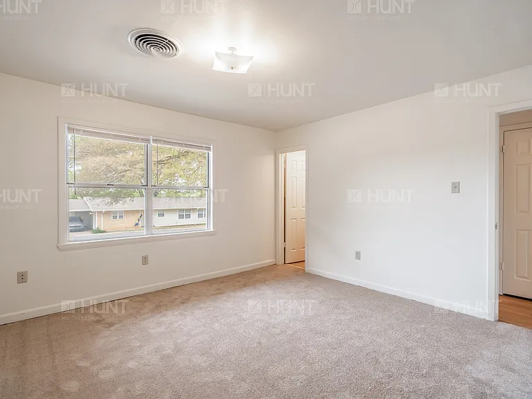 148 Kentucky Cir — Photo 15