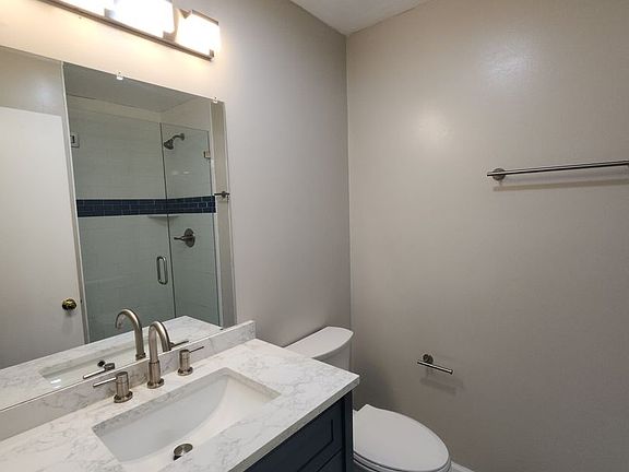 3rd image of 1331 Bayville St #5