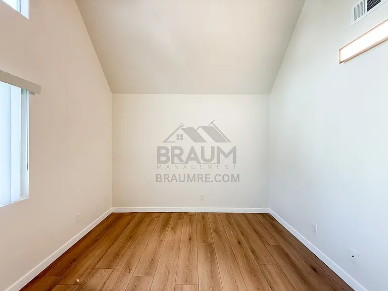 14249 FRIAR — Photo 28