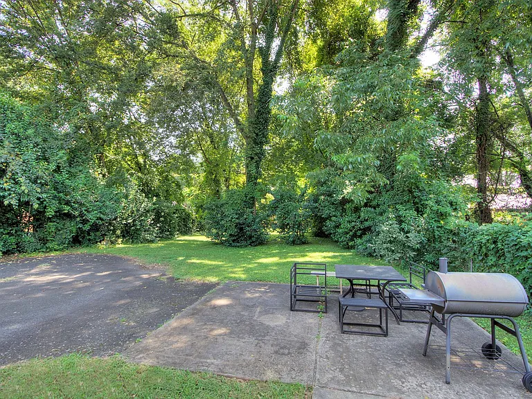629 Grandin Rd — Photo 29