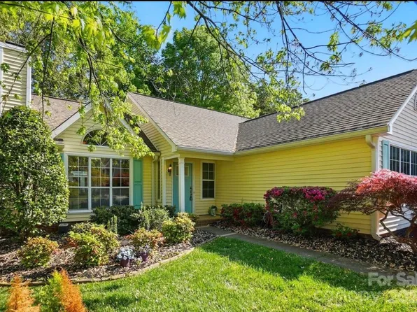 6307 Old Corral St, Charlotte, NC 28277